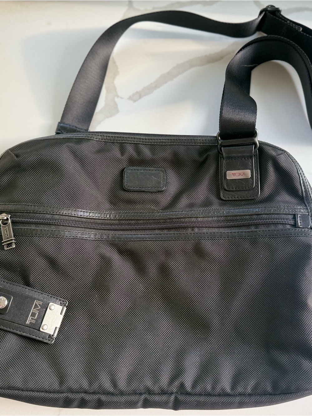 Tumi Crossbody Messenger Black
Bag